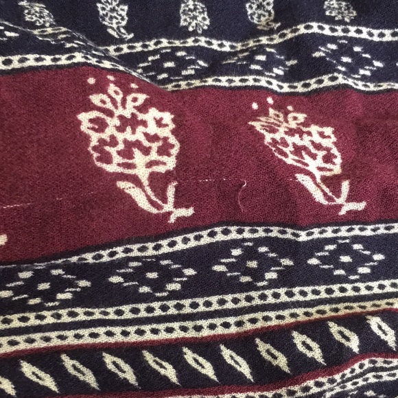 Forever21 Dark Navy, White, and Burgundy Purple Blouse - Picture 12 of 13